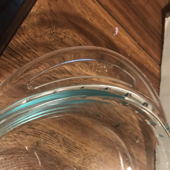 New n perfect condition. Pyrex scallop edged  2” deep with handles pie plate - Picture 6 of 10